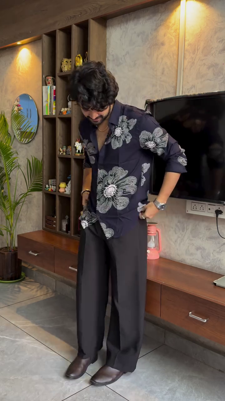 🔥 Urban Luxe Abstract & Floral Print Men’s Shirt 🔥