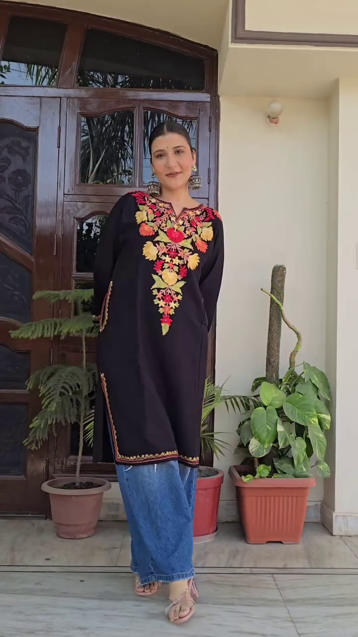 🌸 Royal Bloom Embroidered Kurti – Timeless Ethnic Grace 🌸