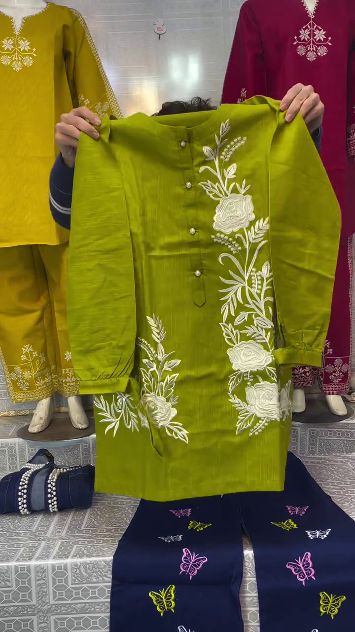 🌿✨ Graceful Fusion Denim Kurti & Embroidered Pant Set – Ethnic Charm with a Modern Twist ✨🌿