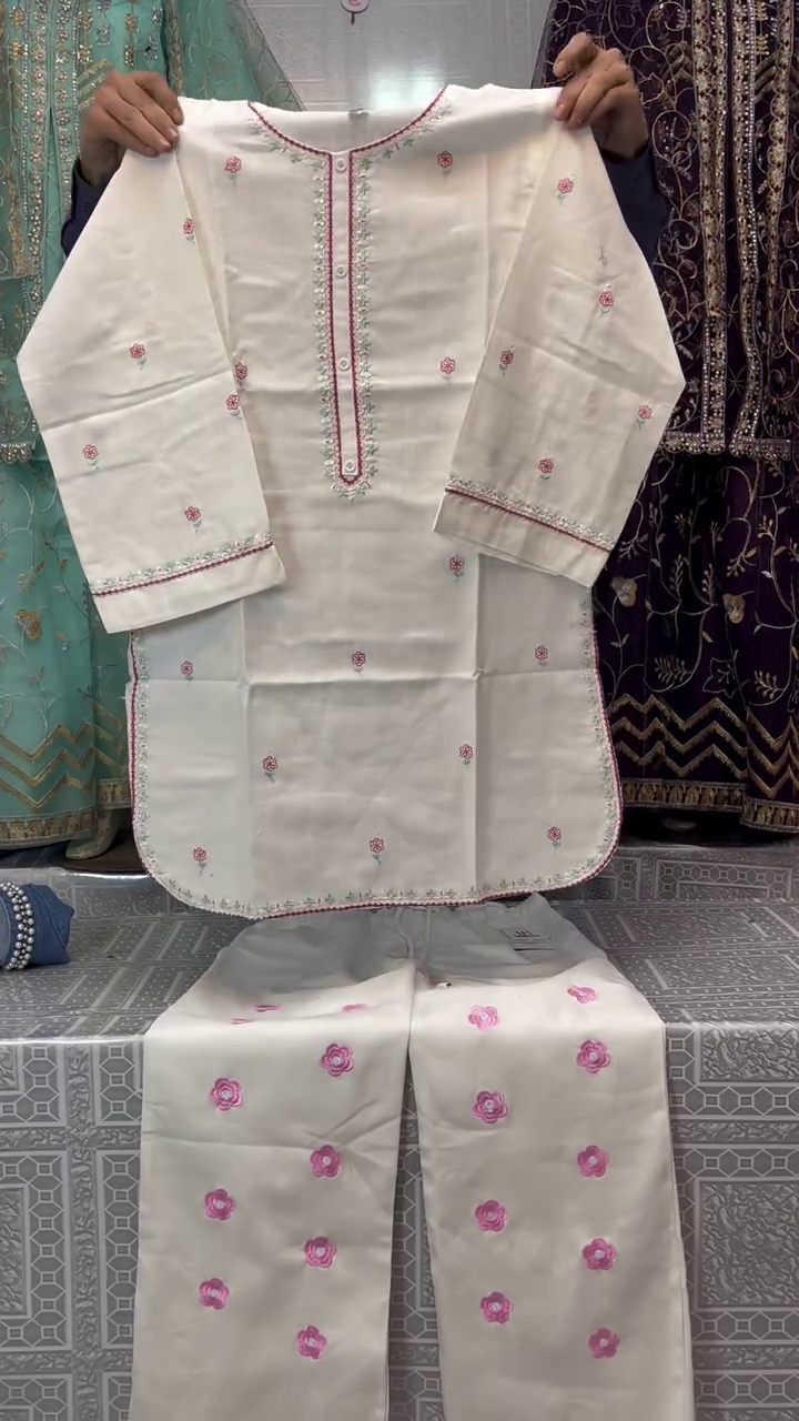 🤍✨ Elegant Fusion Denim & Cotton Kurti–Pant Set – Modern Grace with Ethnic Soul