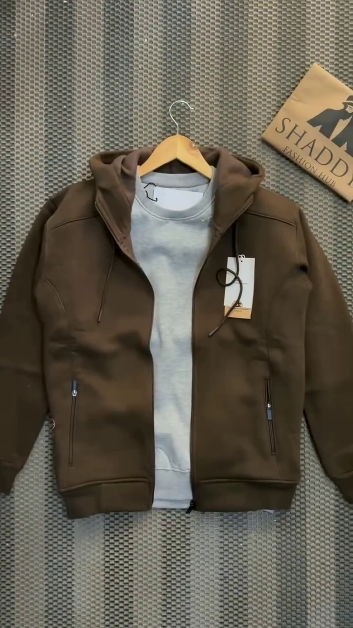 Essential Green Zip Hoodie for Men | Clean Streetwear Look