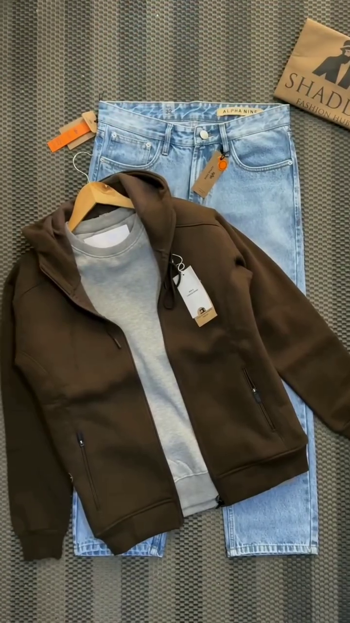 Essential Green Zip Hoodie for Men | Clean Streetwear Look