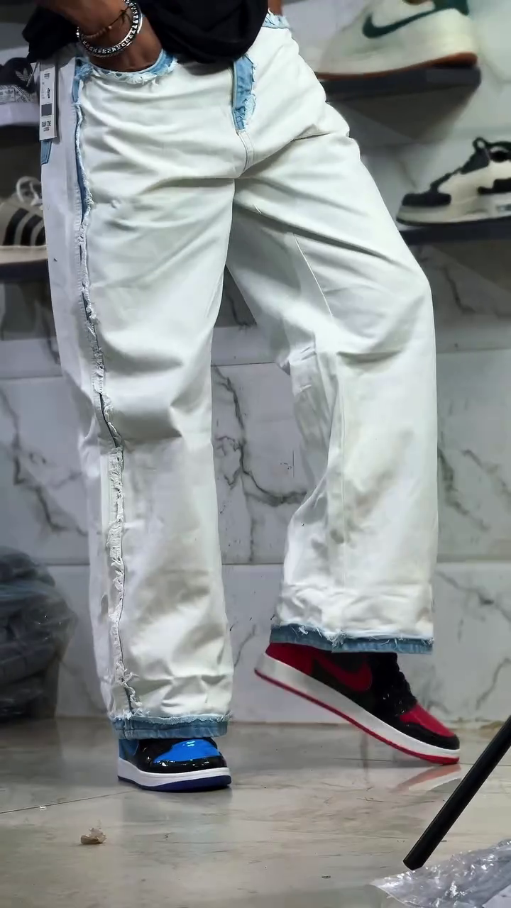 Urban Contrast Edge Denim – White & Blue Statement Jeans