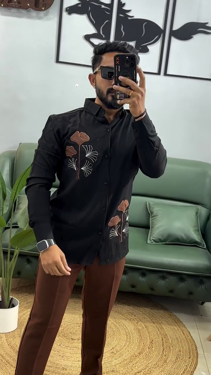 Classic White Short-Sleeve Shirt with Bold Floral Embroidery