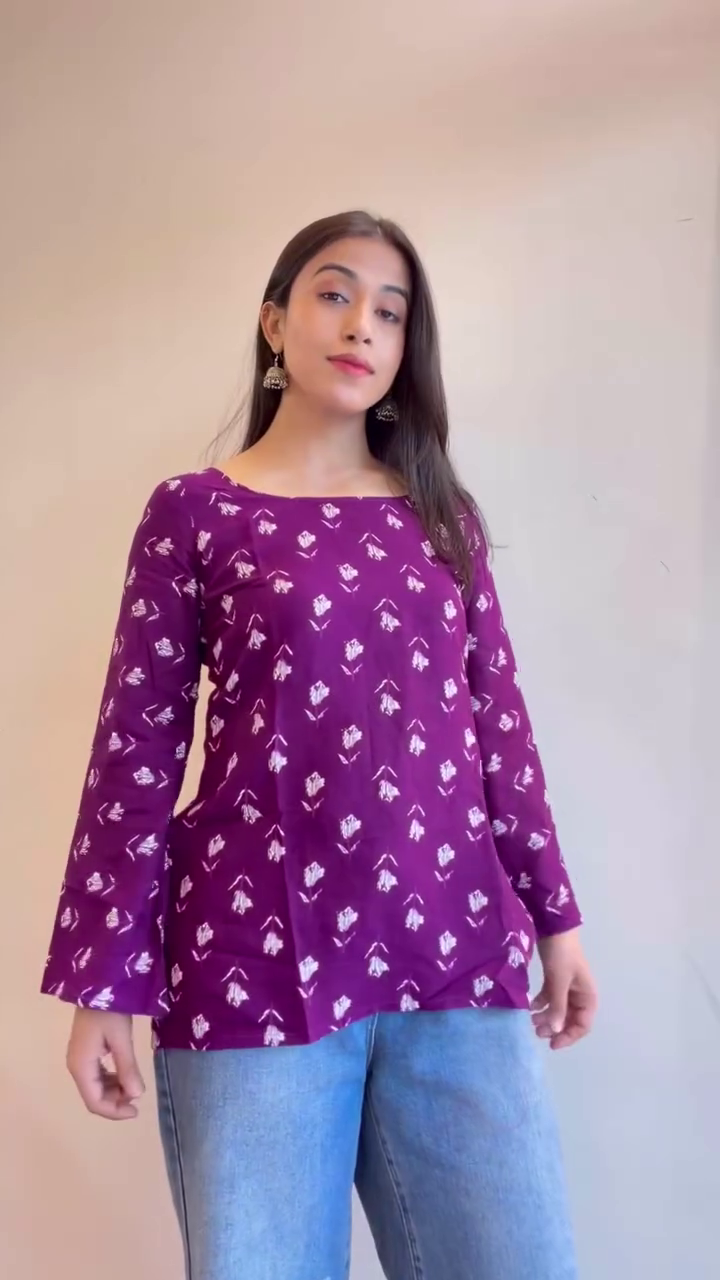 Chic Black & Red Printed Casual Top