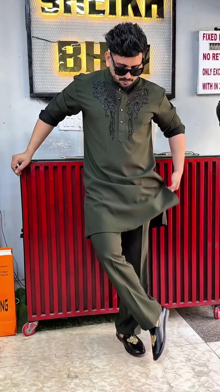 Black Embroidered Kurta Set (Men)