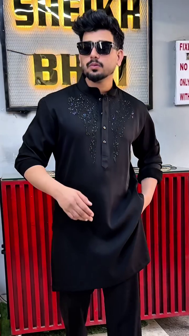 Black Embroidered Kurta Set (Men)